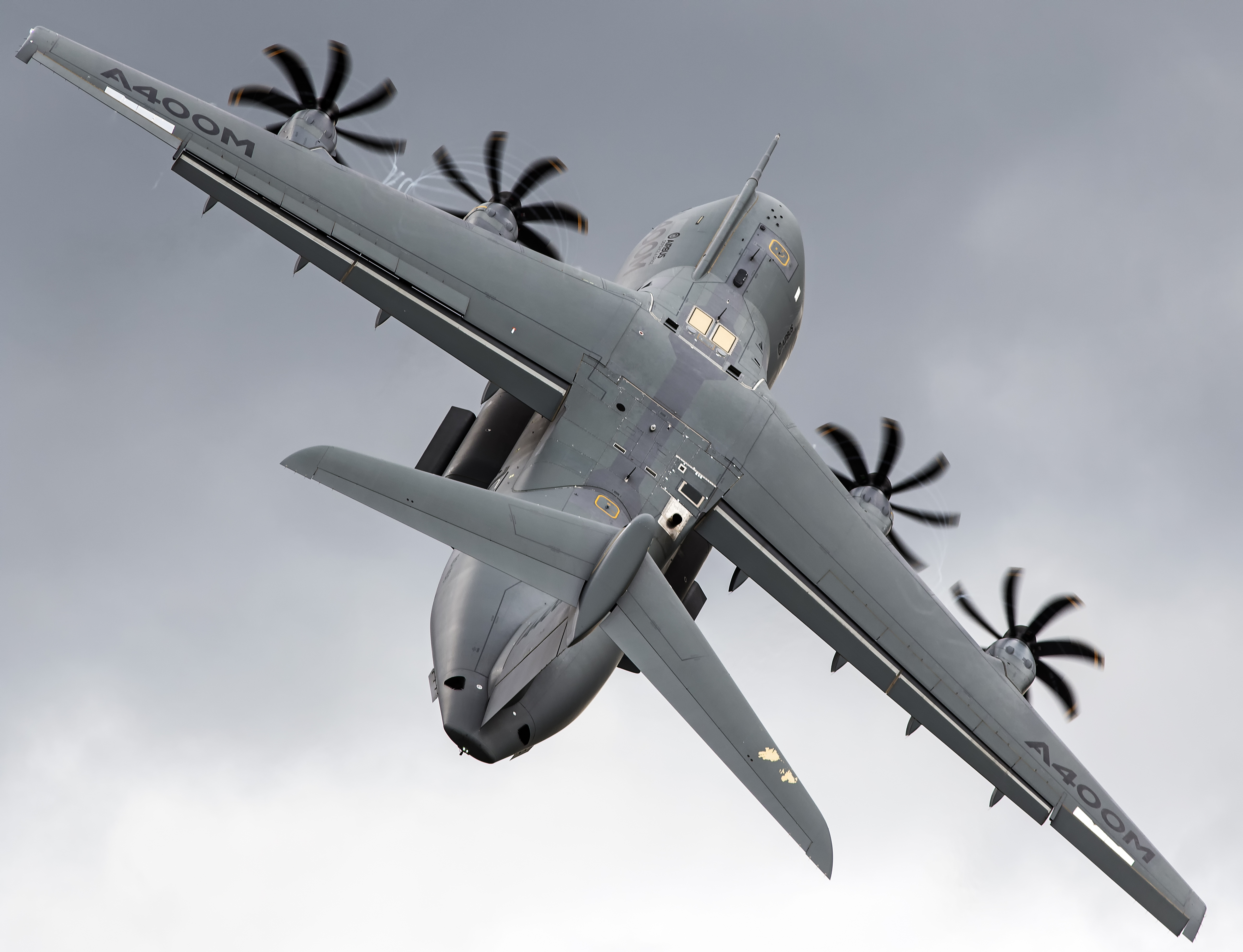 Airbus A400M транспортный самолёт 2