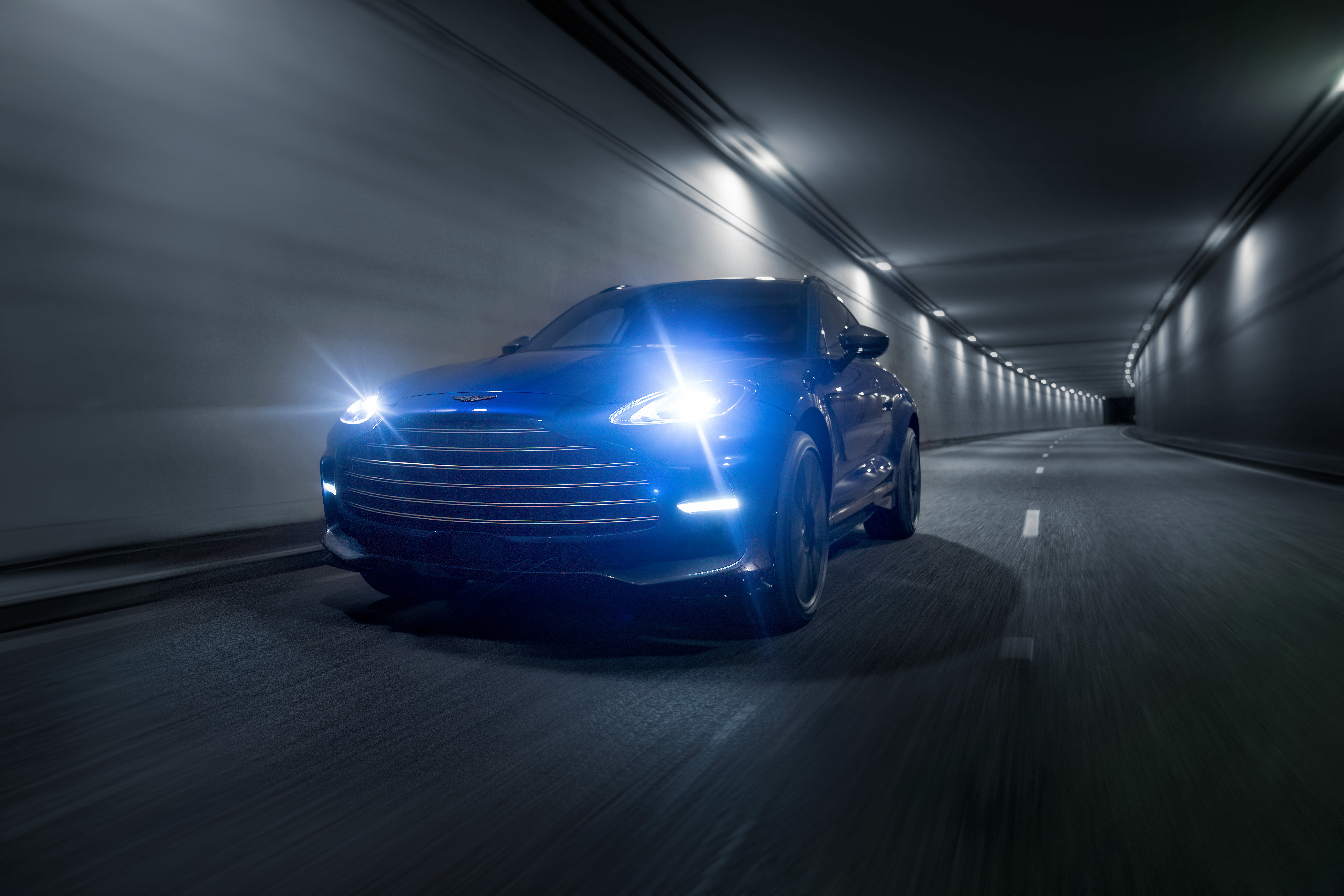 Aston Martin DBX707 2