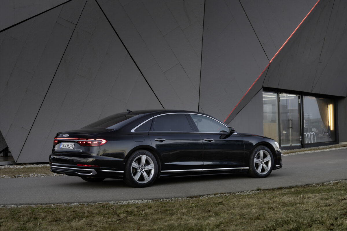 Audi A8 L 60 TFSI E Quattro S Line 2