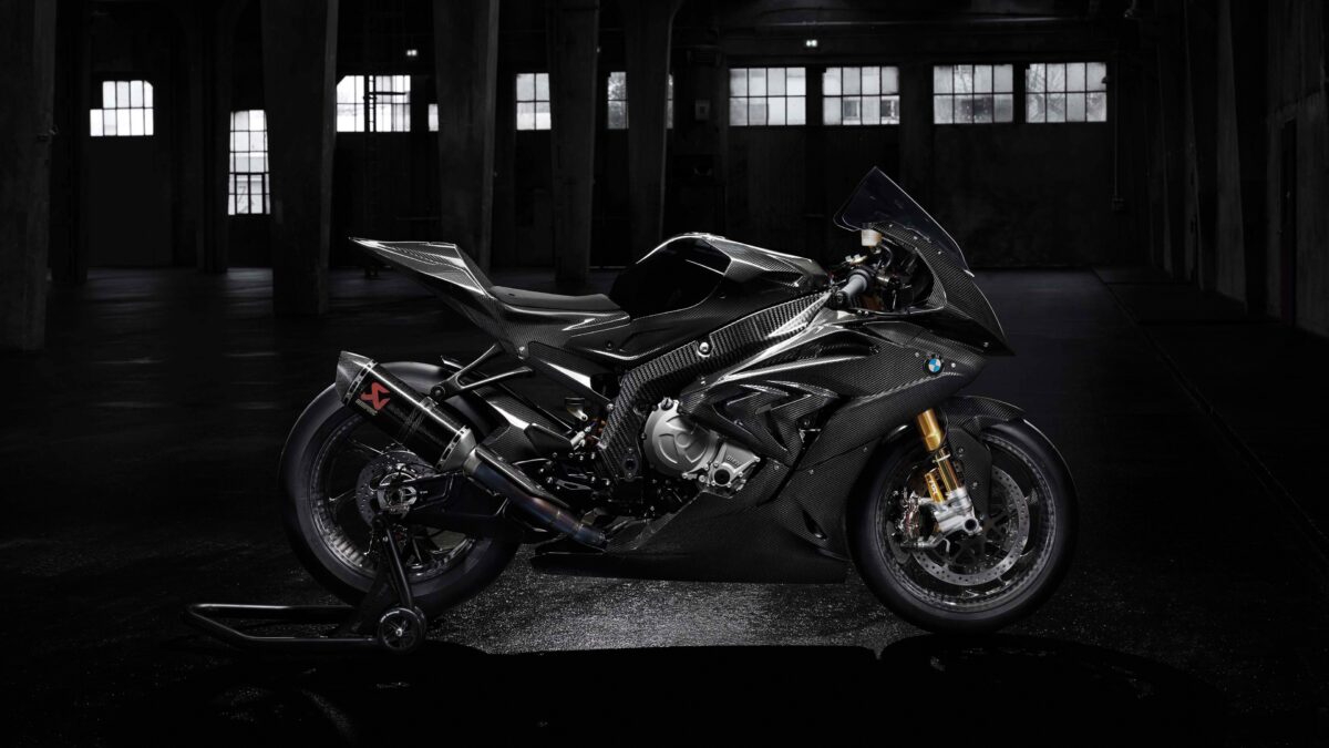 BMW HP4 Race, 2018 черный мотоцикл