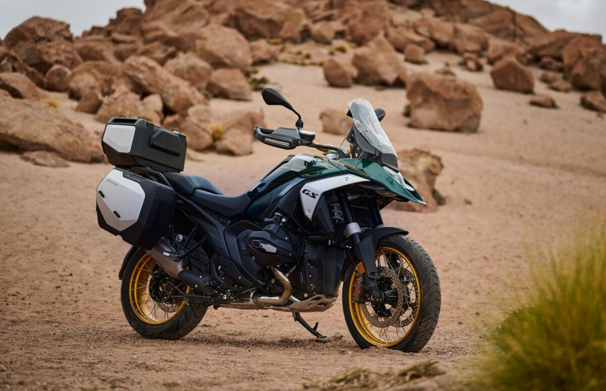 BMW R 1300 GS в горах мотоцикл