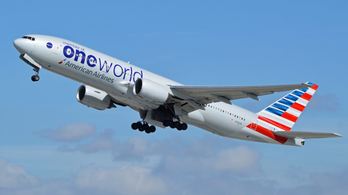 Boeing 777 в полёте