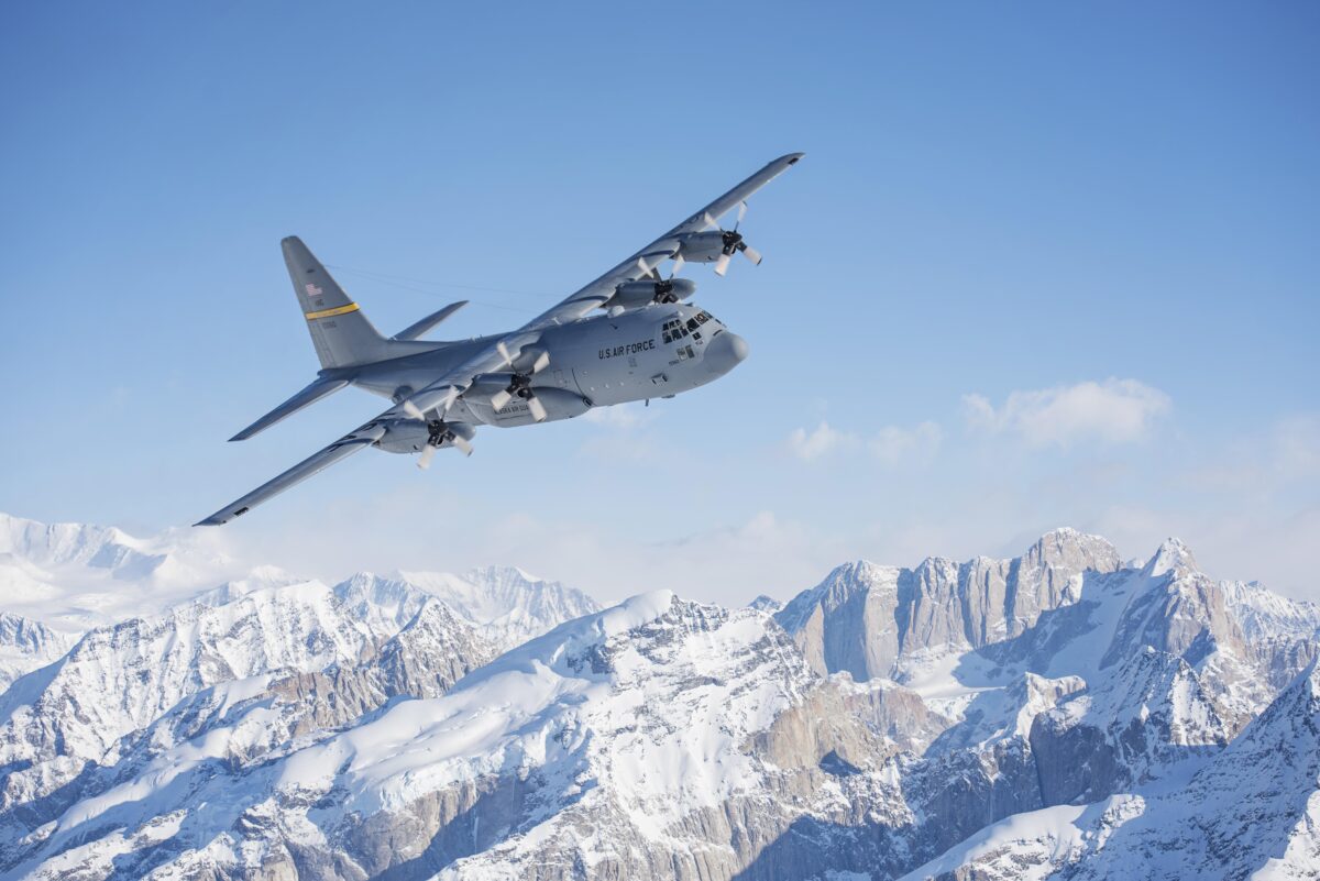 C 130 транспортный самолёт