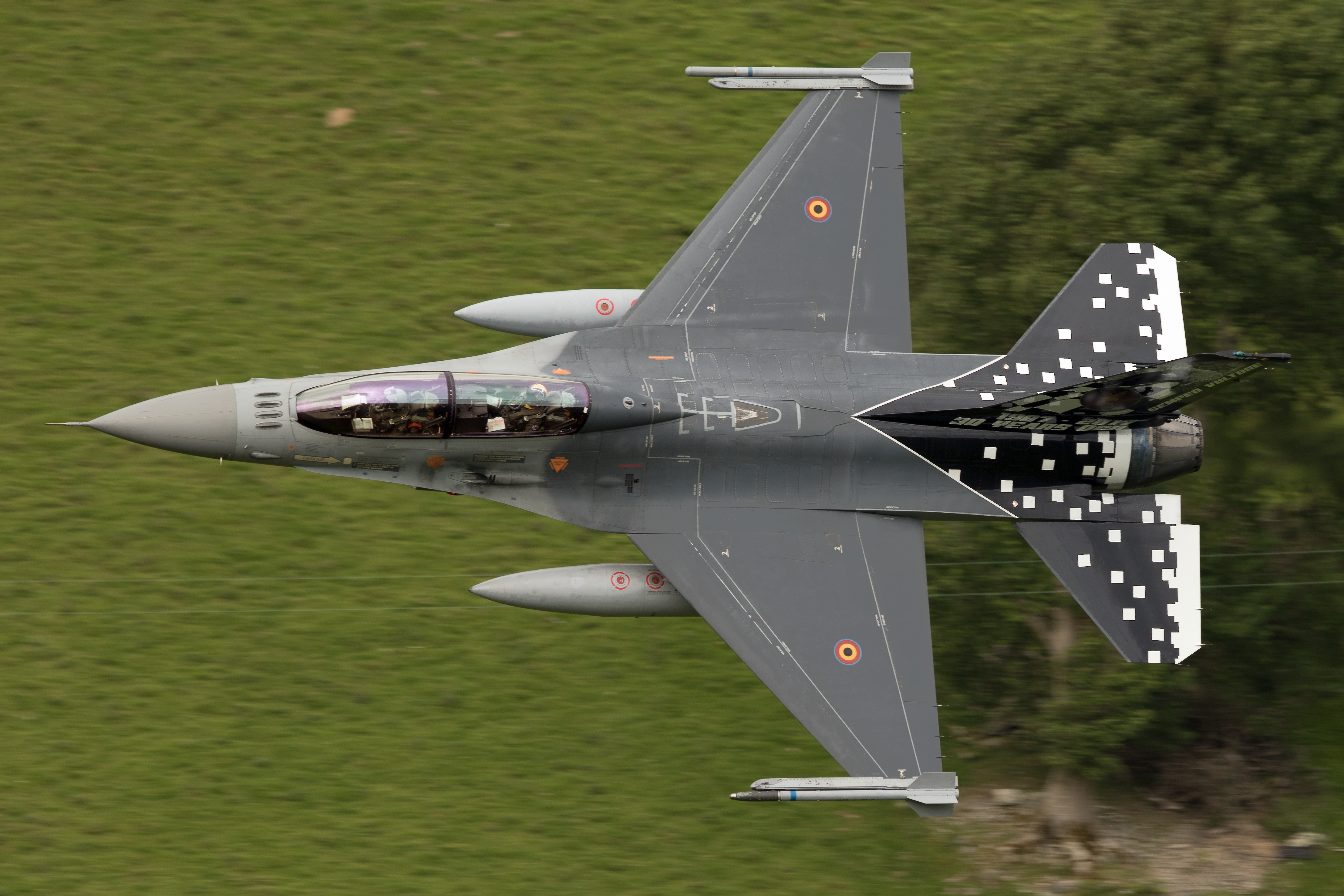 F 16 Fighting Falcon истребитель