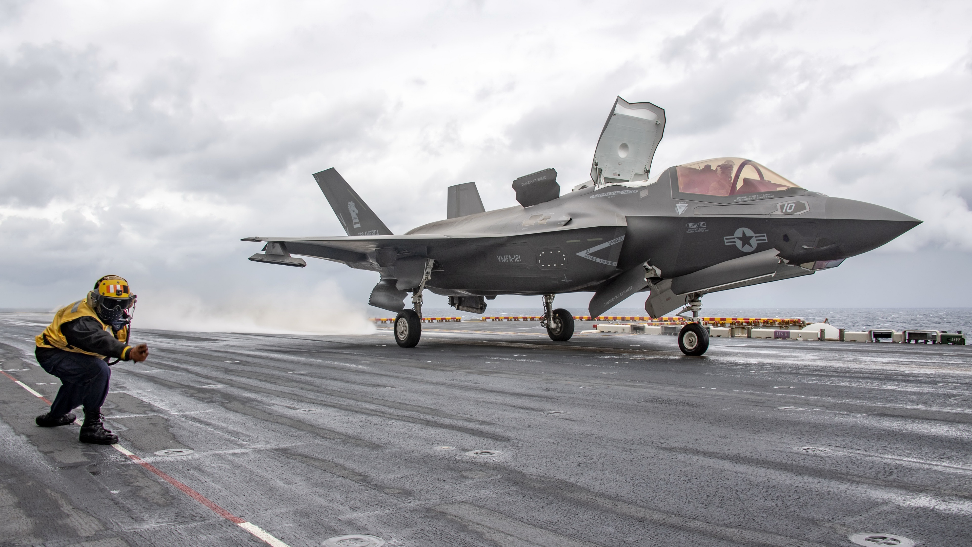 F 35 Lightning II в полёте истребитель 4