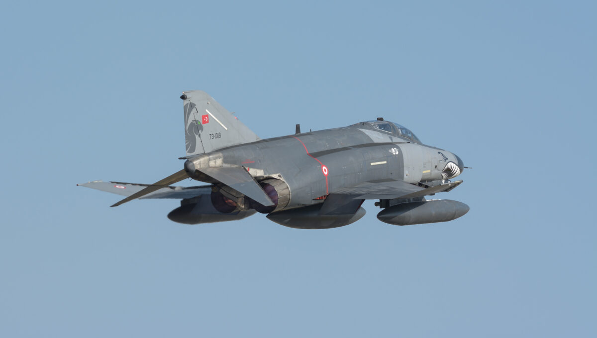 F 4 истребитель