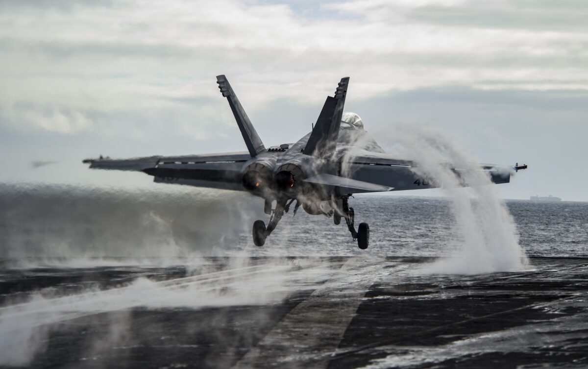 F A 18 Hornet истребитель