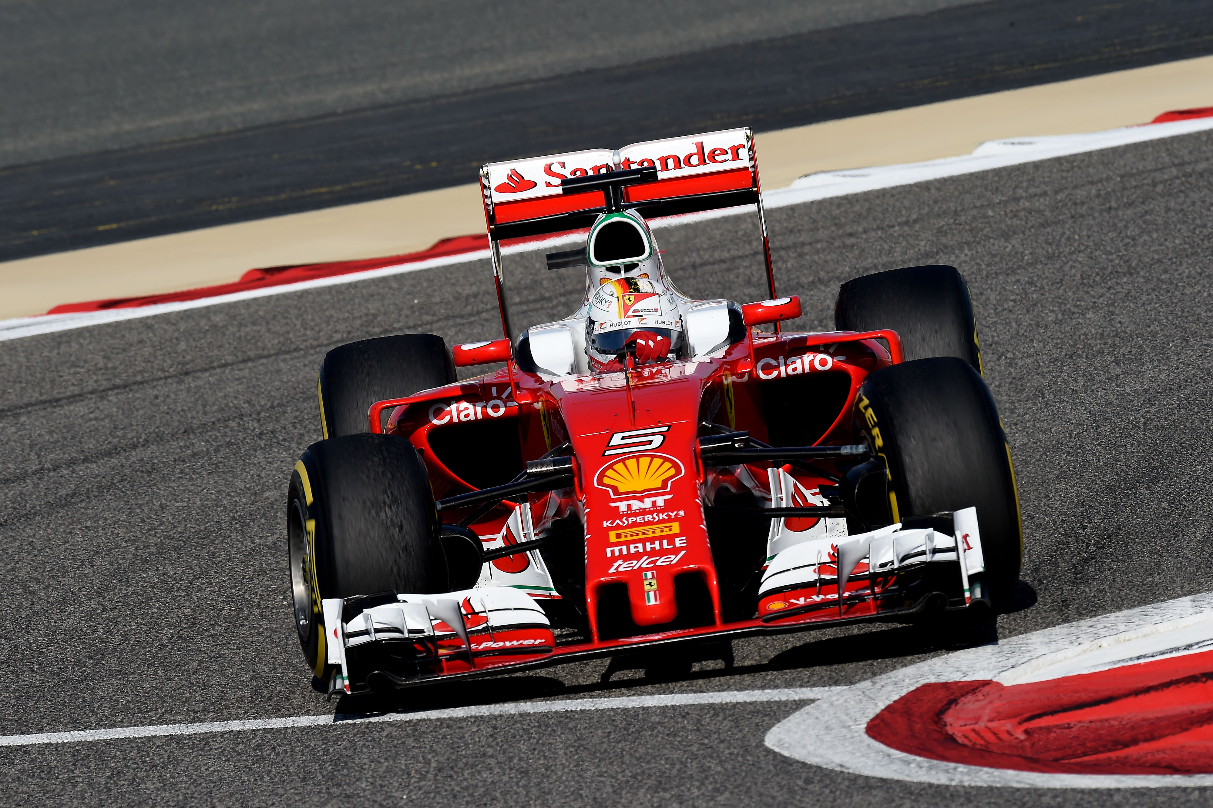 Ferrari SF16 H автомобиль Формулы 1