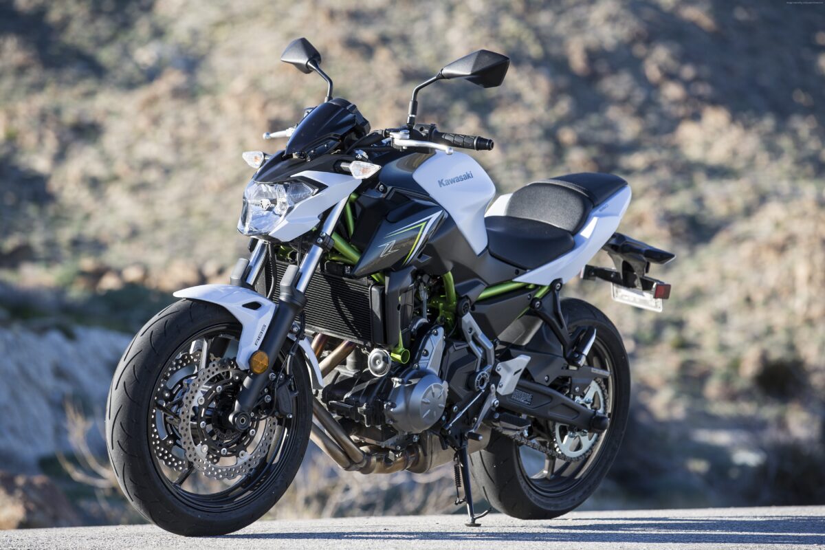 Kawasaki Z650 серый мотоцикл