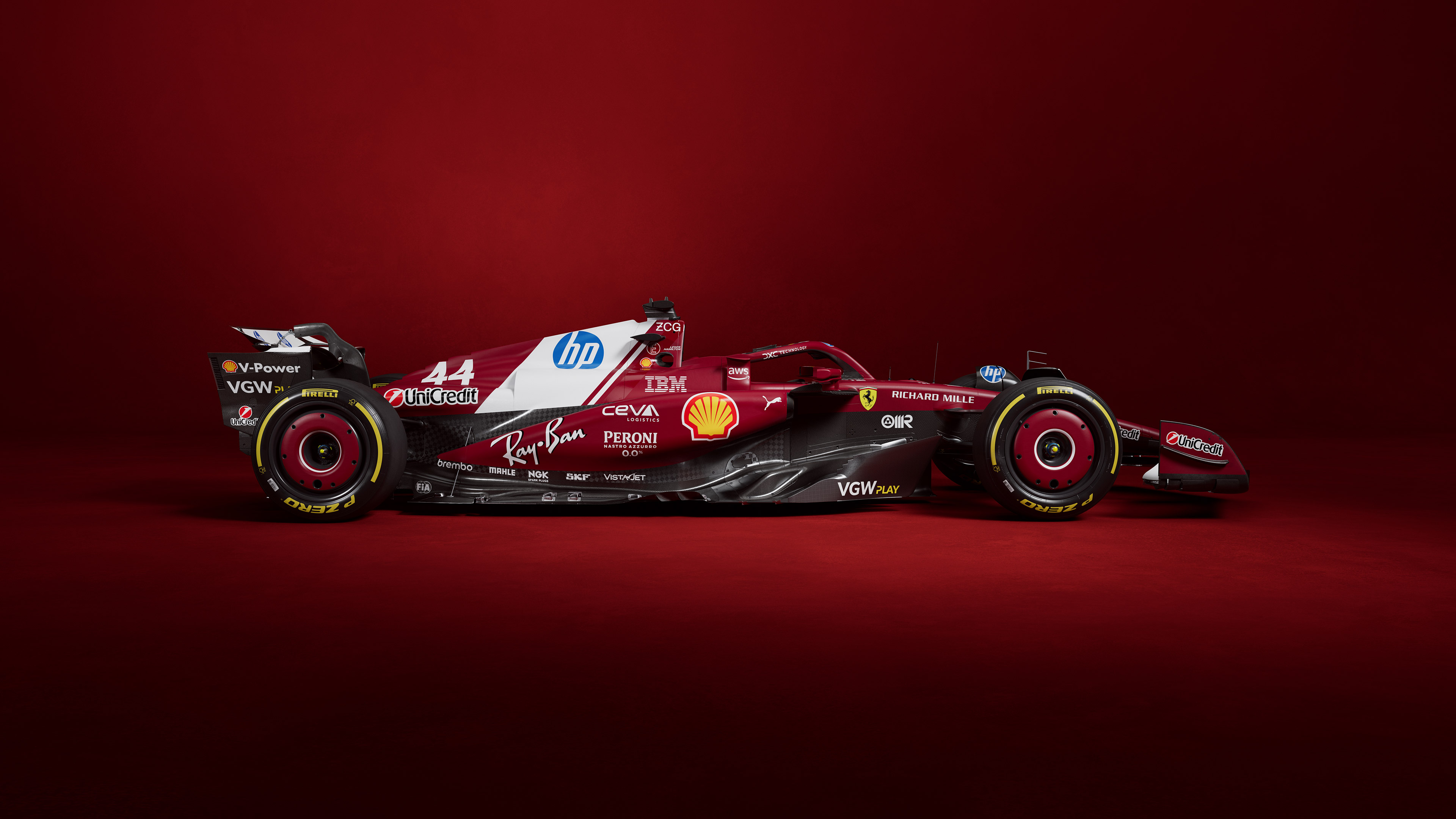 Красный гоночный Ferrari SF 25