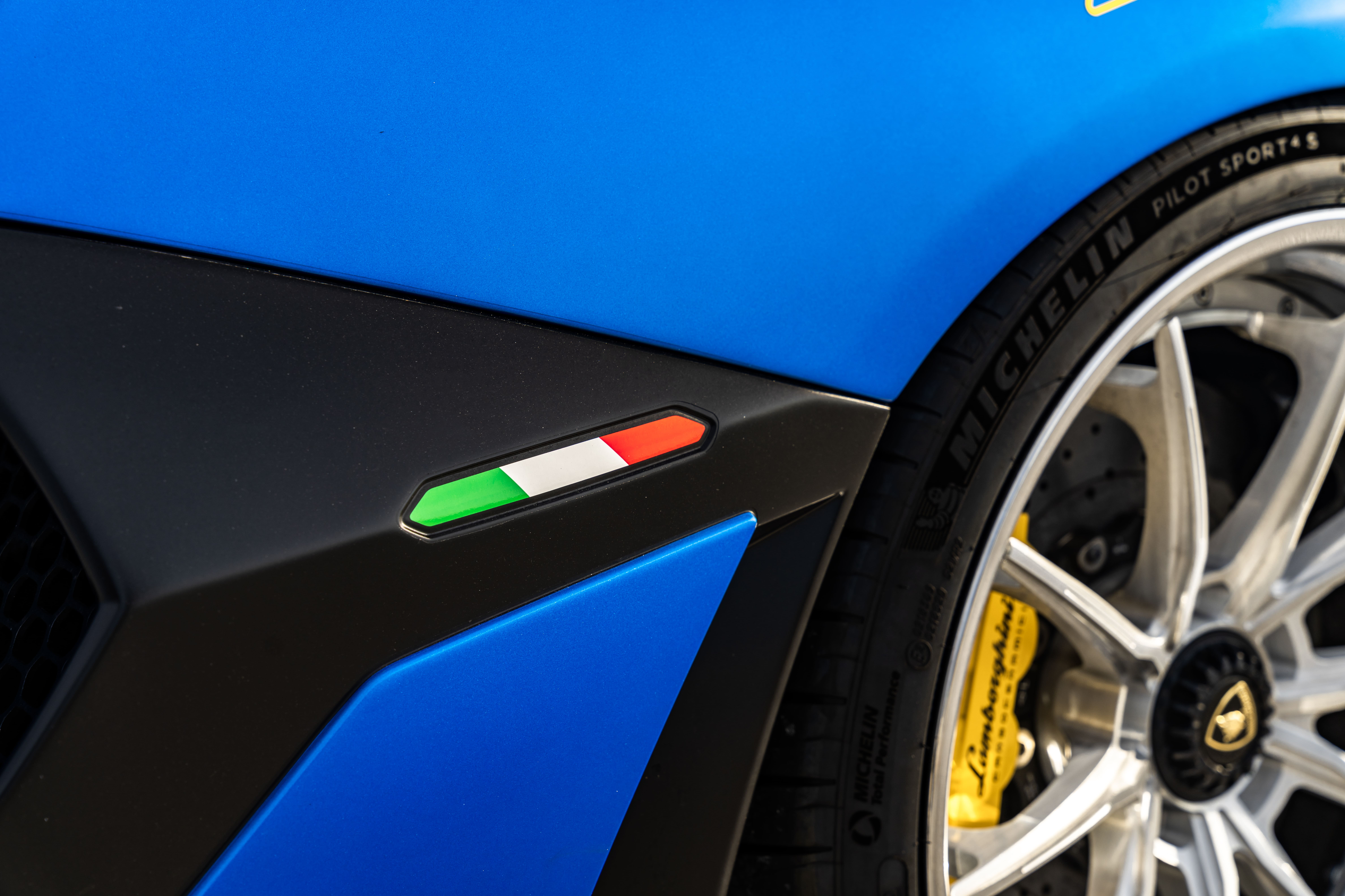Lamborghini Aventador SVJ Blue Detail