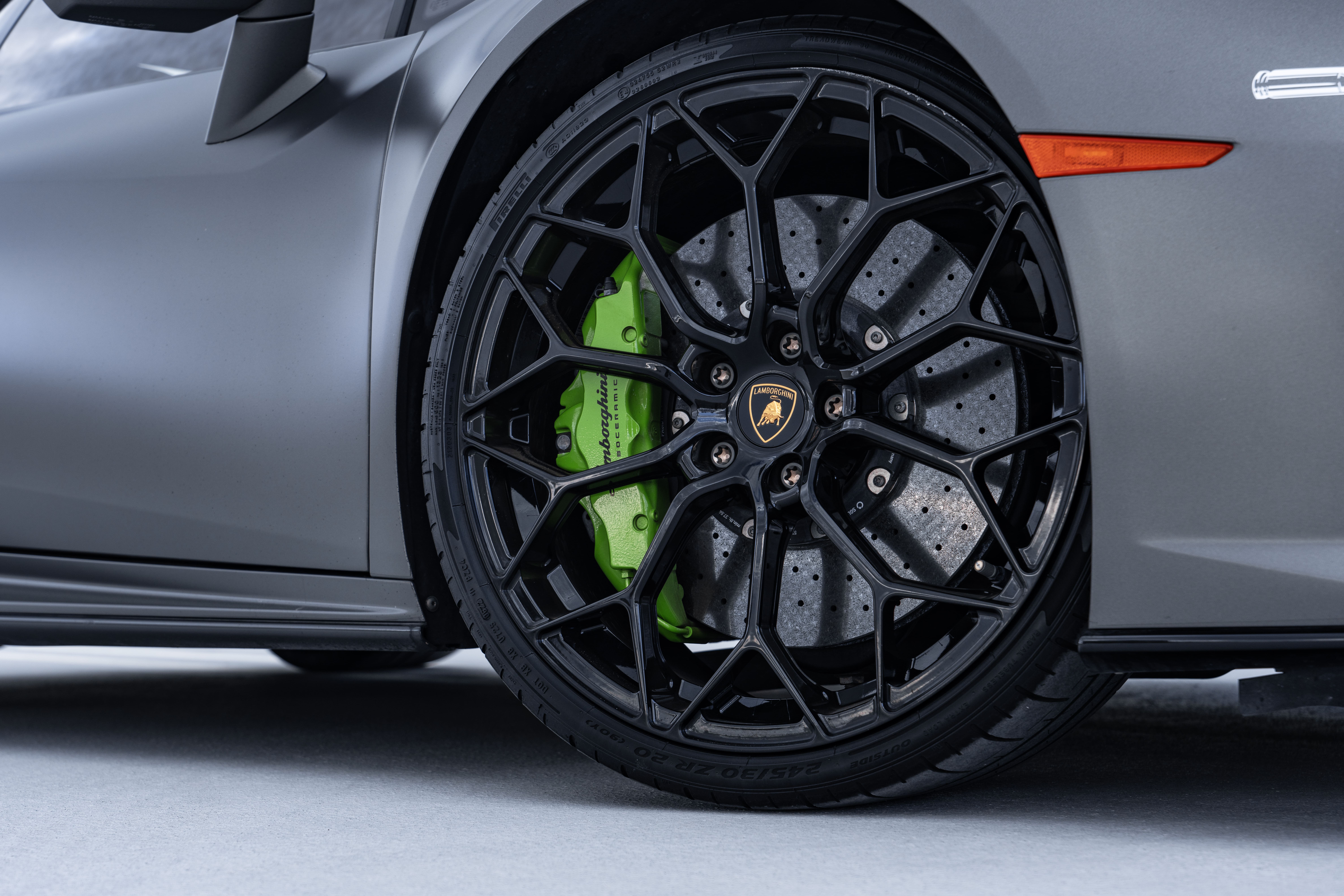 Lamborghini Huracan 4