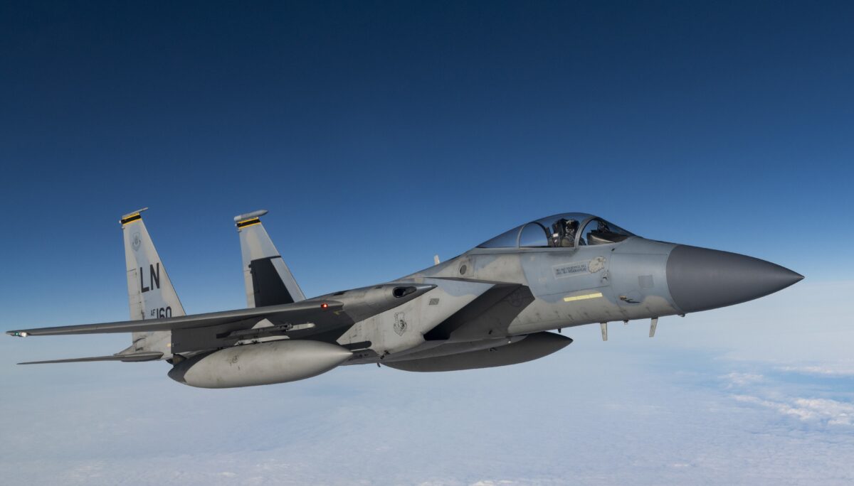 McDonnell Douglas F 15 Eagle в полёте истребитель