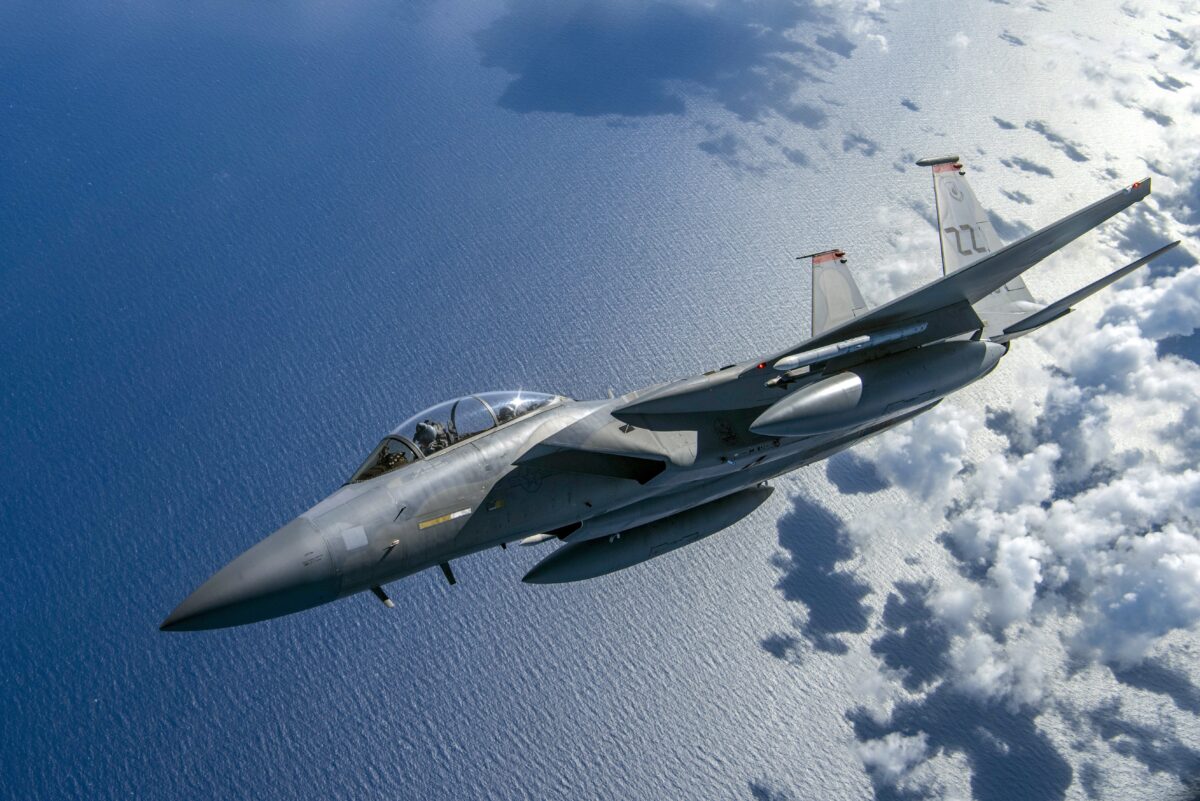 McDonnell Douglas F 15 Eagle в полёте истребитель 2