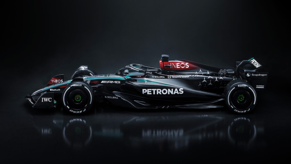 Mercedes AMG F1 W15 болид Формулы 1