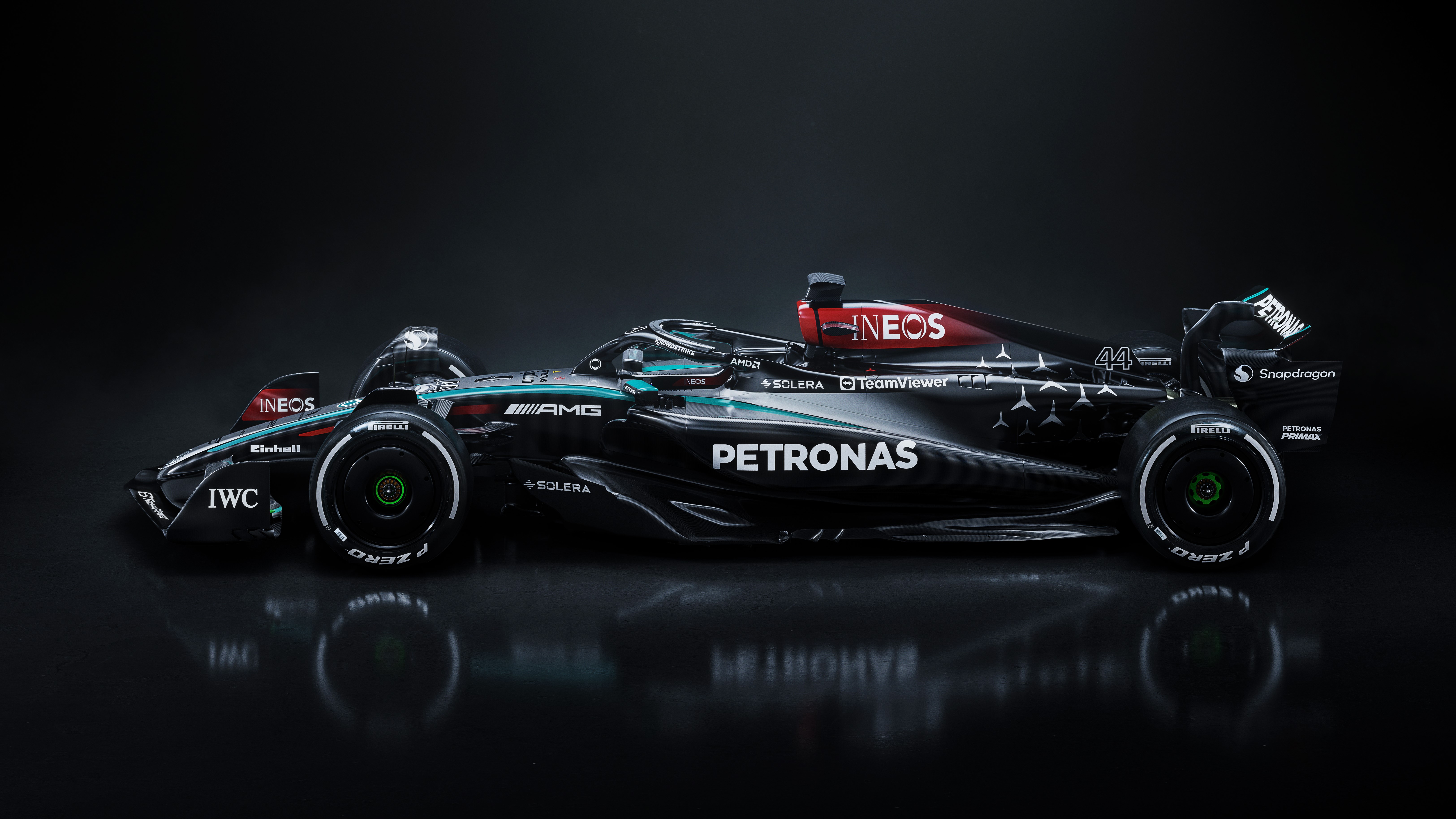 Mercedes AMG F1 W15 болид Формулы 1