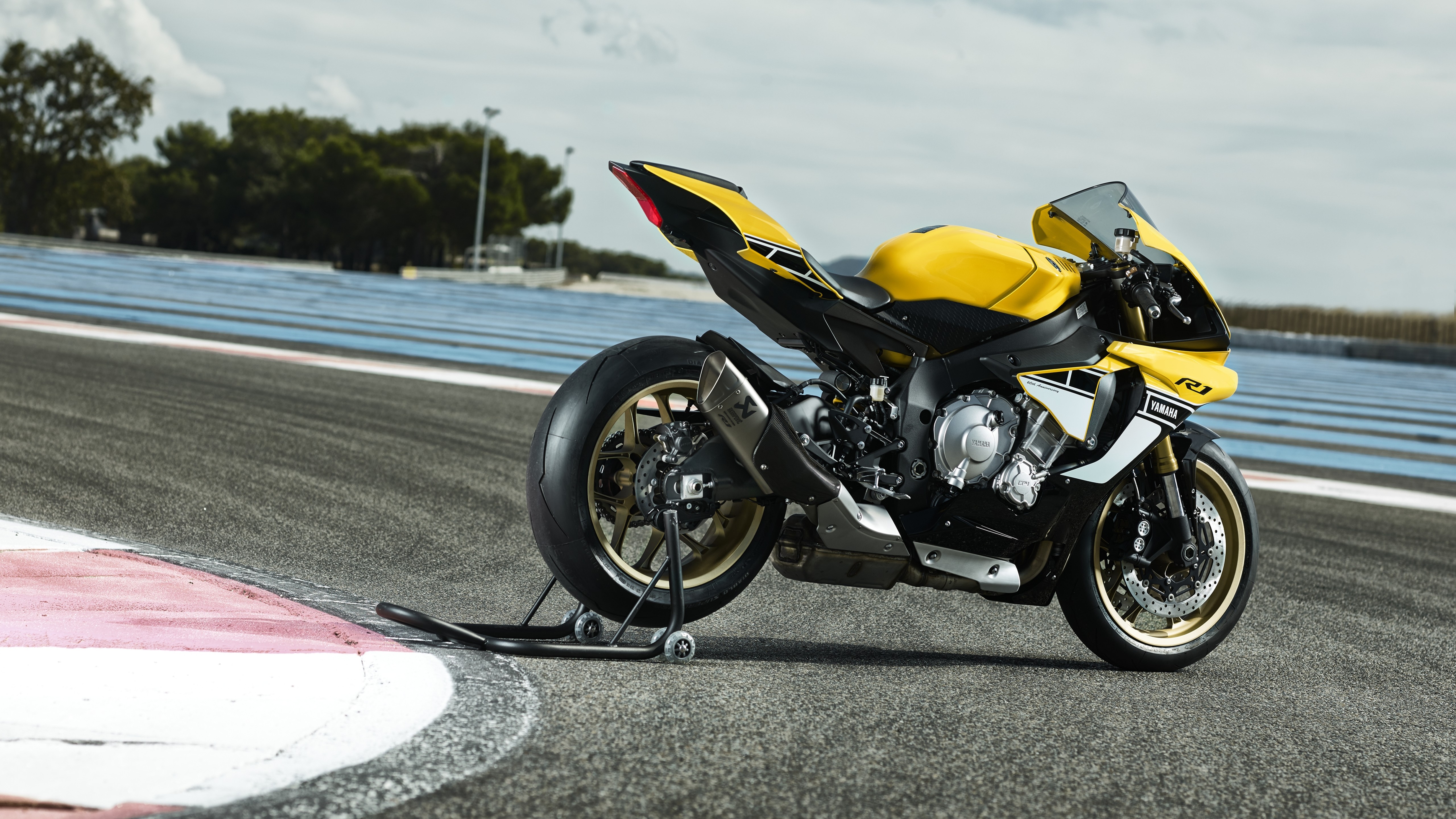Мототехника черный с желтым мотоцикл Yamaha YZF R1