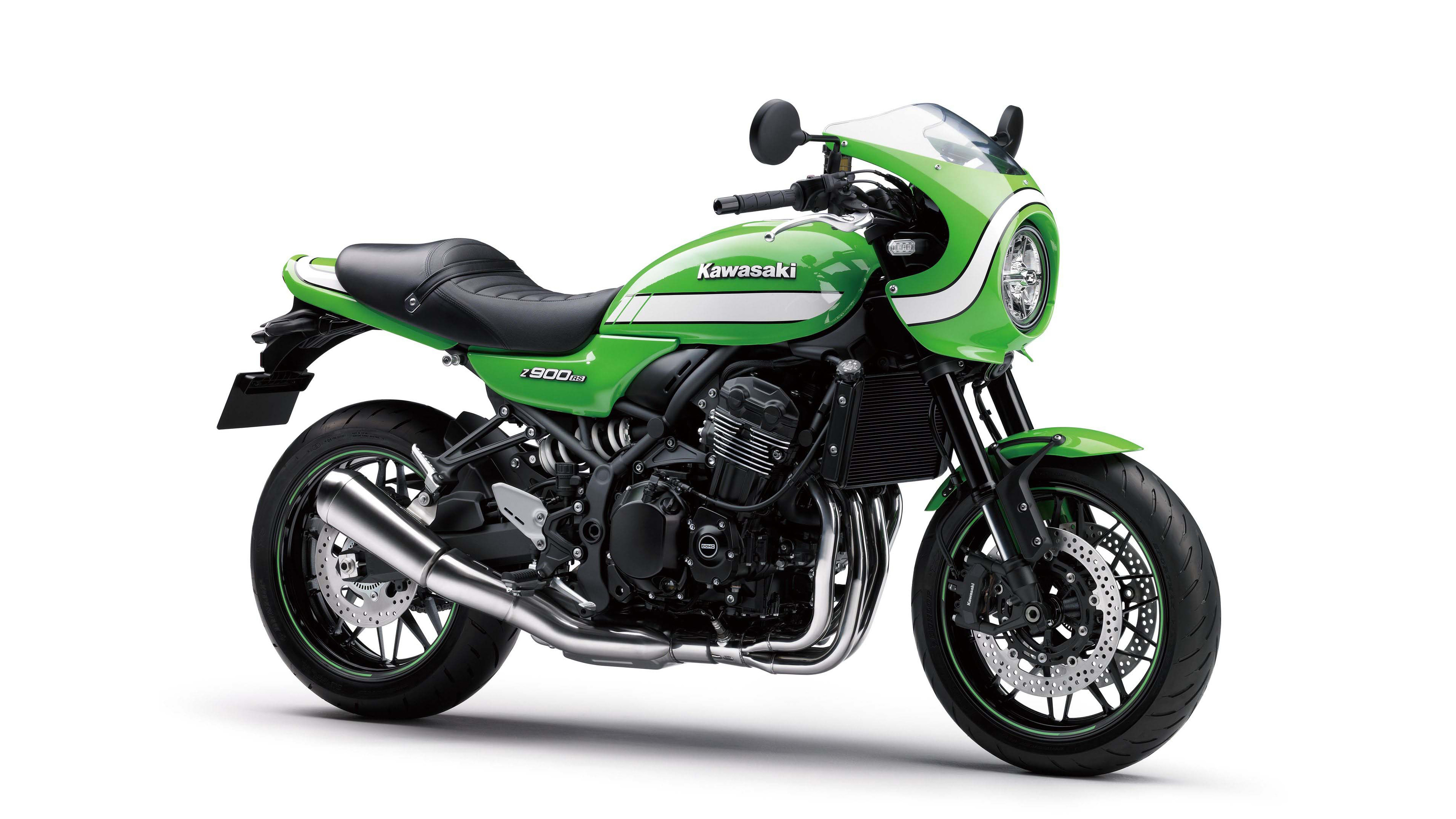 На белом фоне мотоцикл Kawasaki Z900RS, 2018