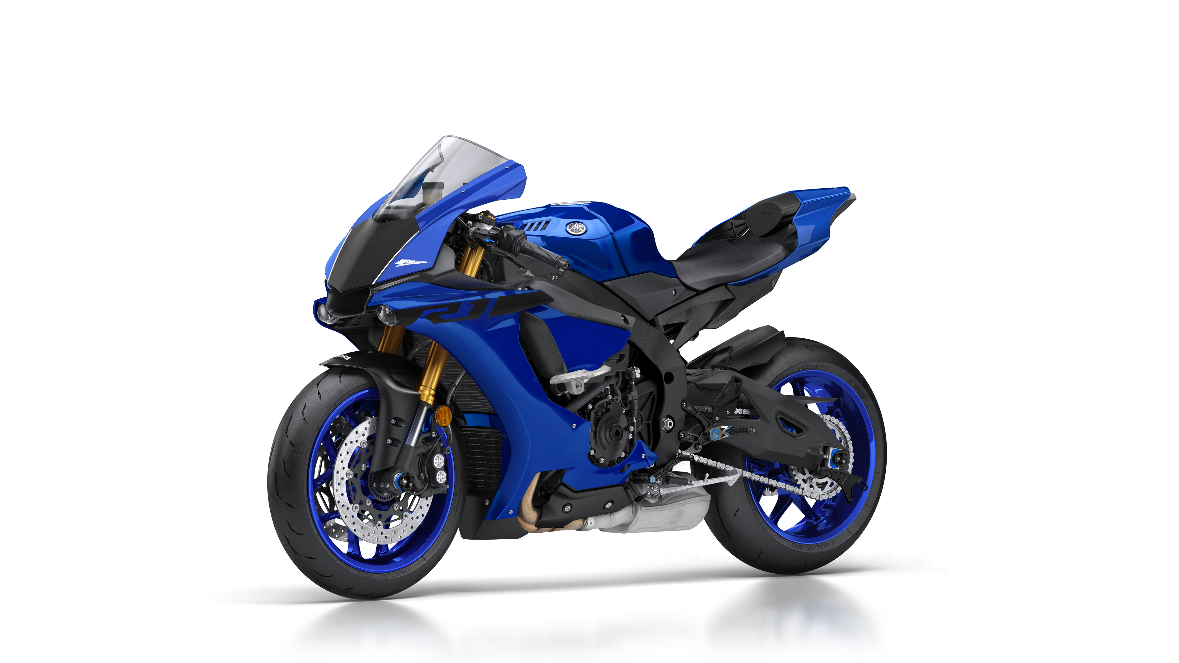На белом фоне синий мотоцикл Yamaha YZF R1