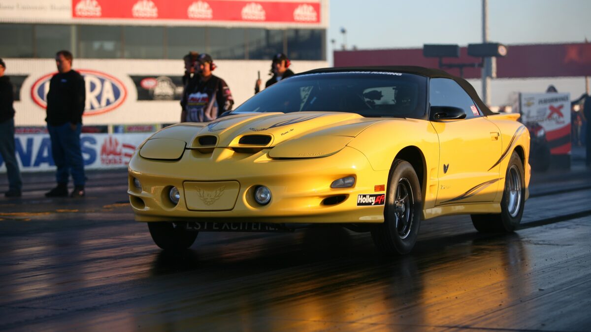 Pontiac Trans Am на дрэг стрипе
