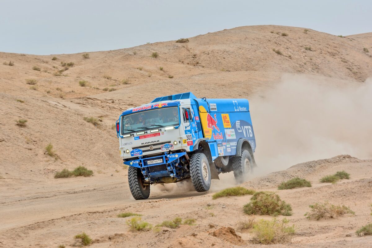 Red Bull и Kamaz красные тона