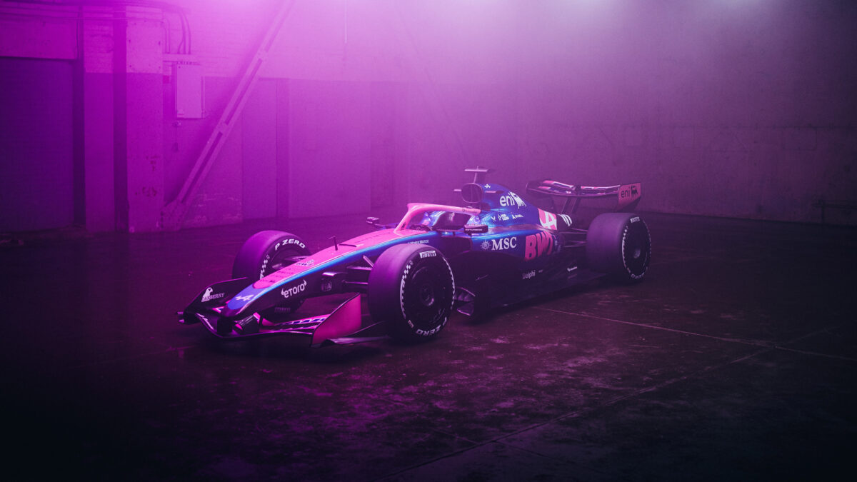 Розовый болид Alpine F1 Team