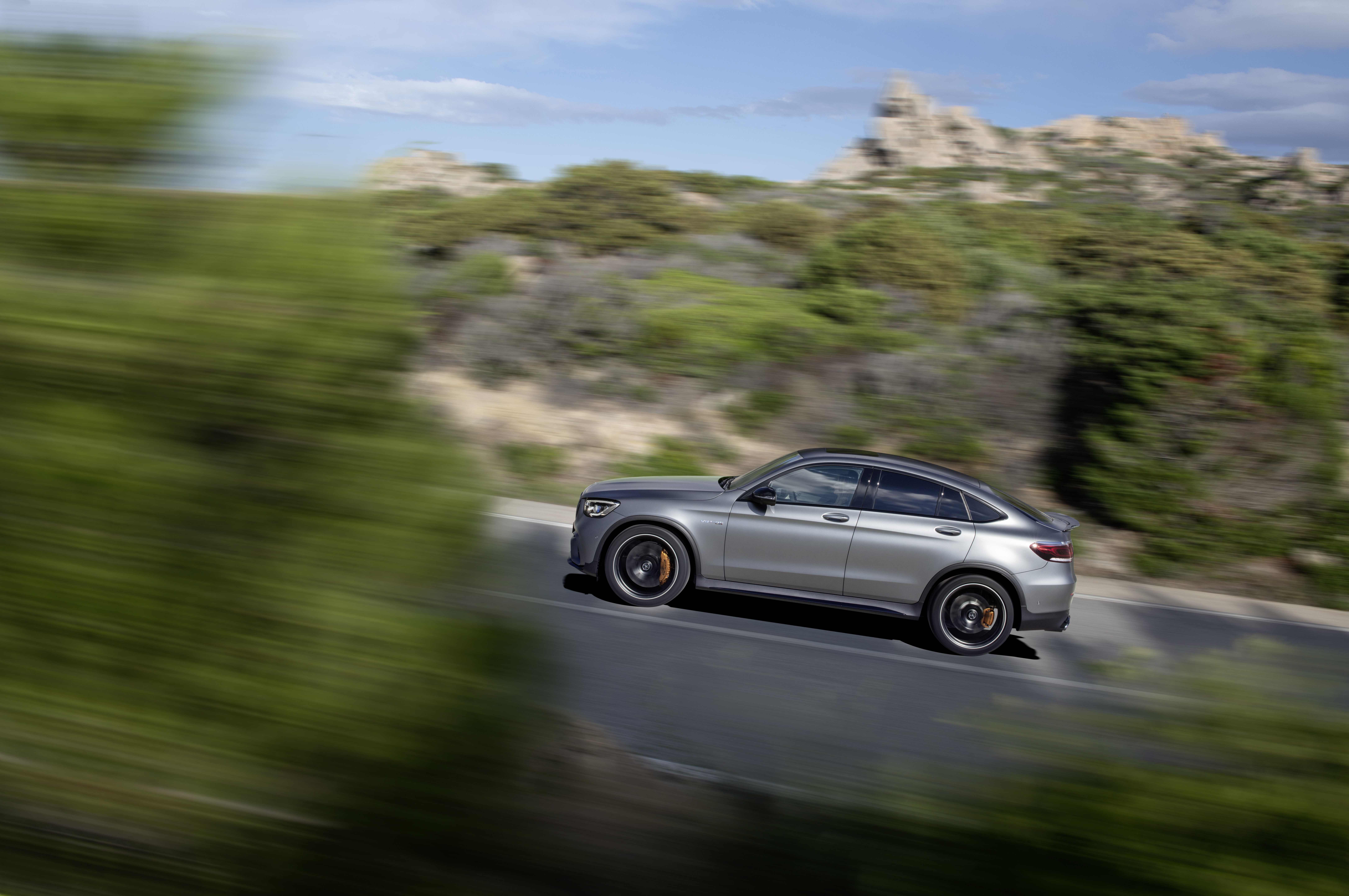 Серебристый Mercedes AMG GLC 63 S Mercedes Benz