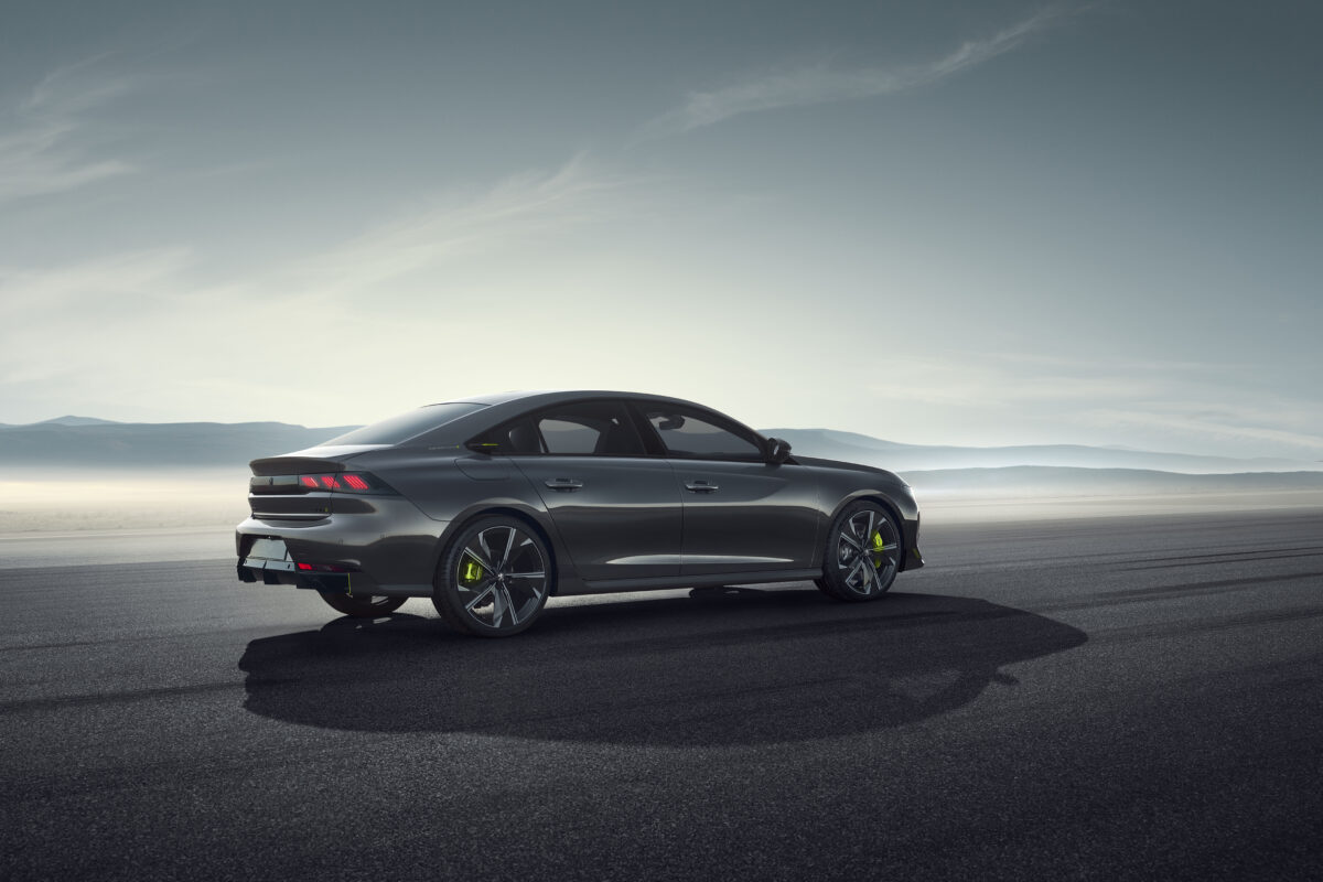 Серебристый Peugeot 508 2