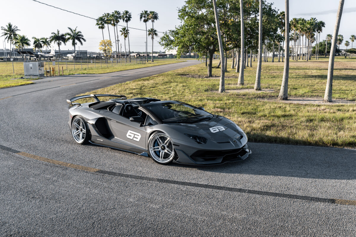 Тёмно серый Lamborghini Huracan