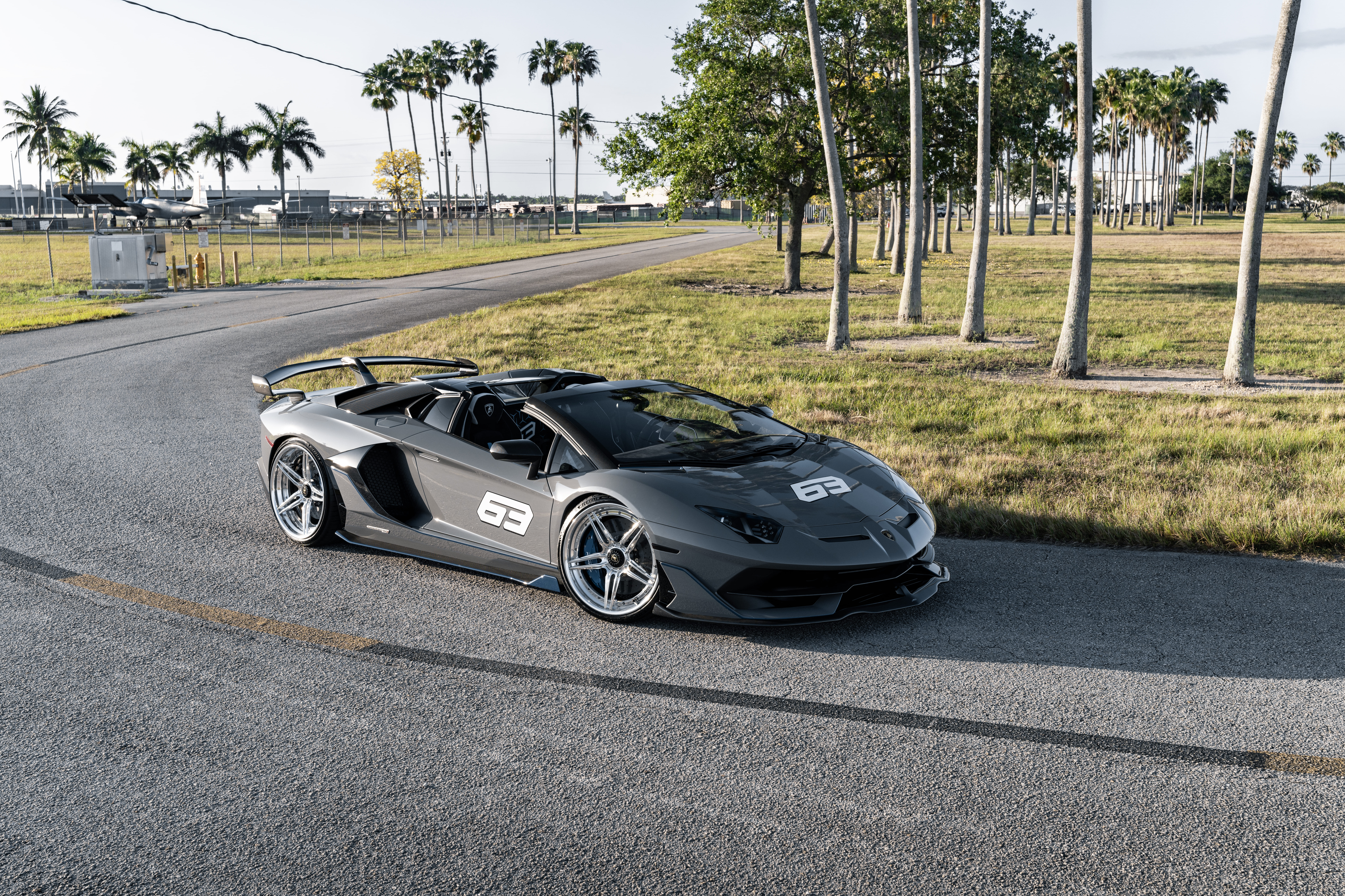 Тёмно серый Lamborghini Huracan