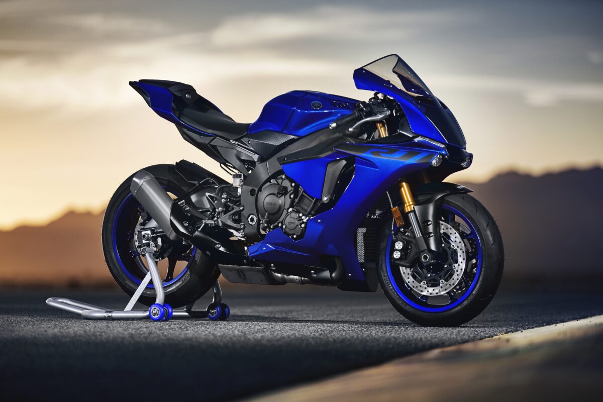 Yamaha YZF R1, 2018 синий мотоцикл
